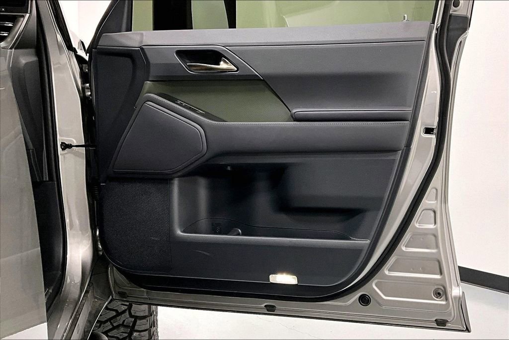 Used 2025 Lexus GX 550 image 23