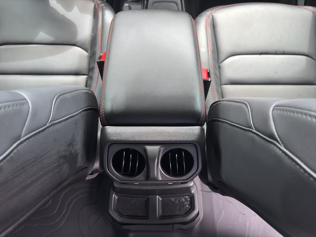 Used 2025 Jeep Wrangler Unlimited Rubicon AWD/4WD image 24