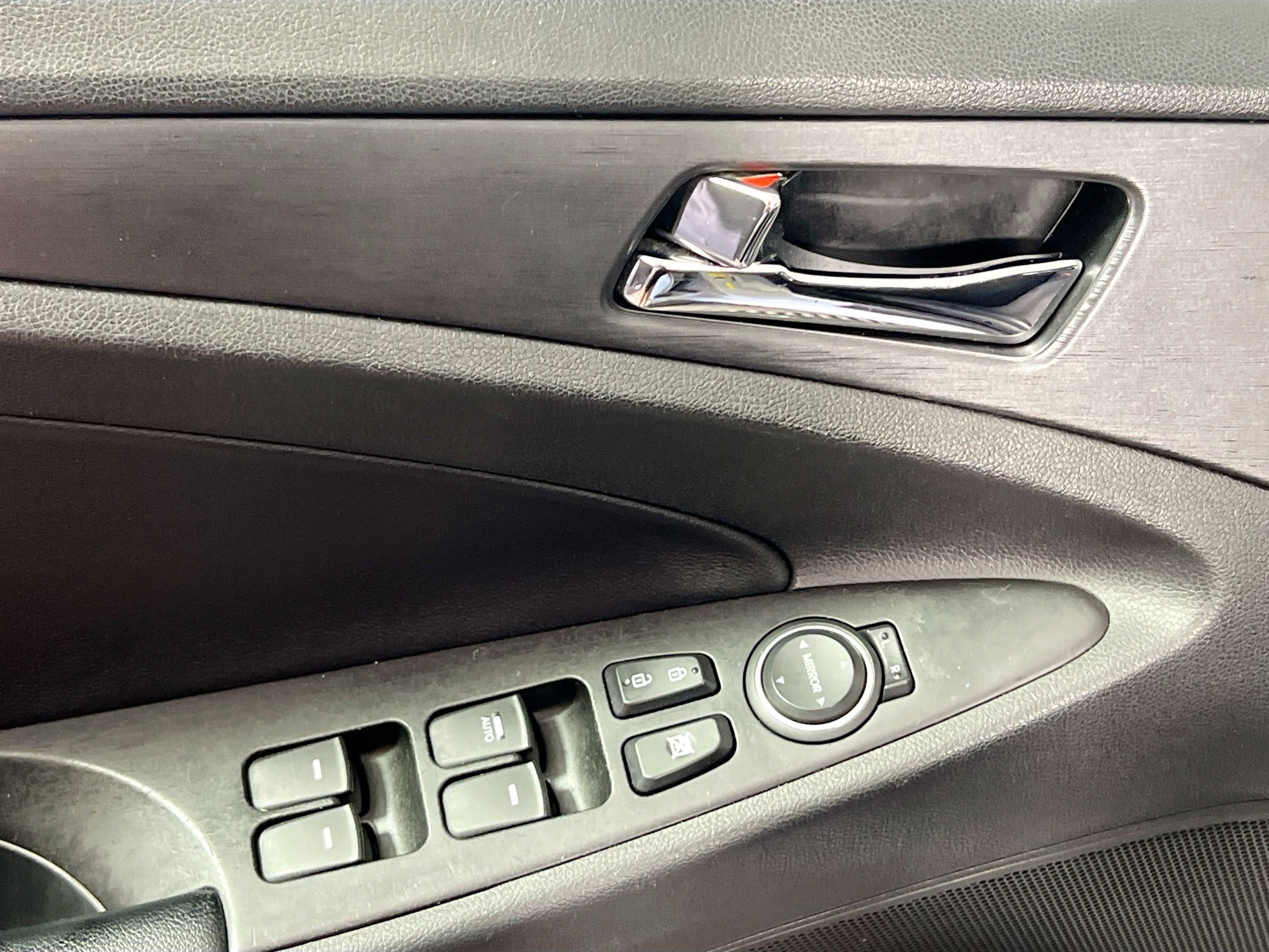 Used 2013 Hyundai Sonata SE image 16