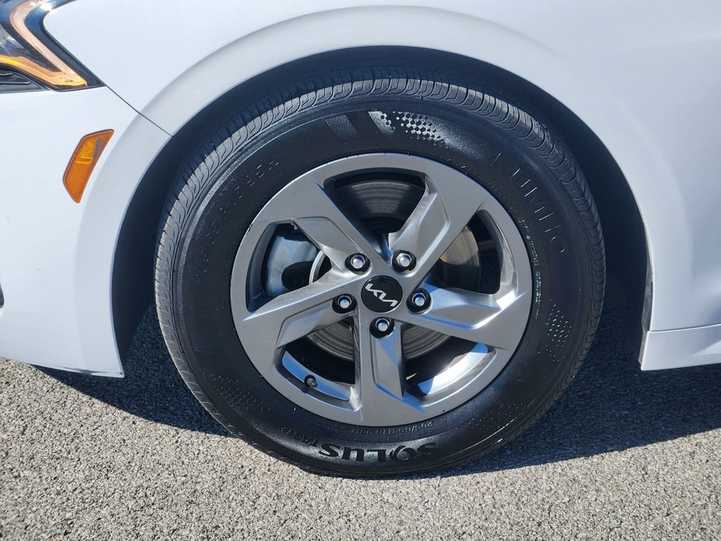 Used 2023 Kia K5 LXS image 13