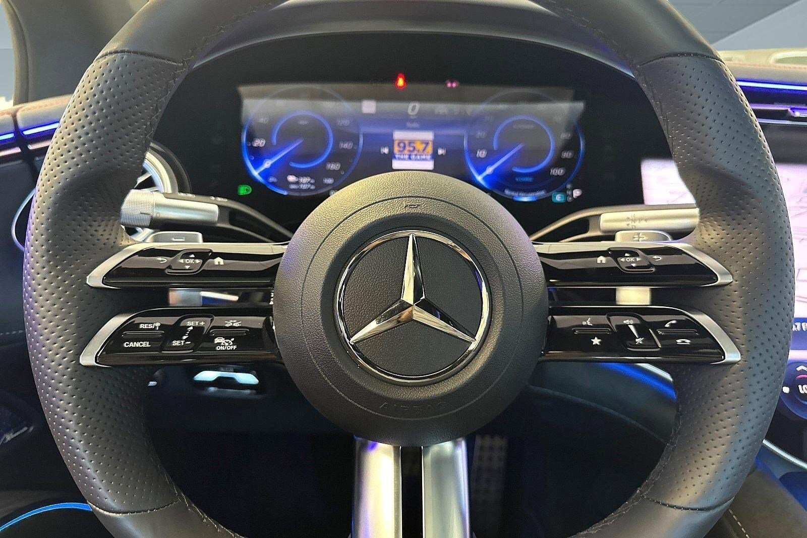Used 2022 Mercedes-Benz EQS 580 4MATIC Sedan image 19