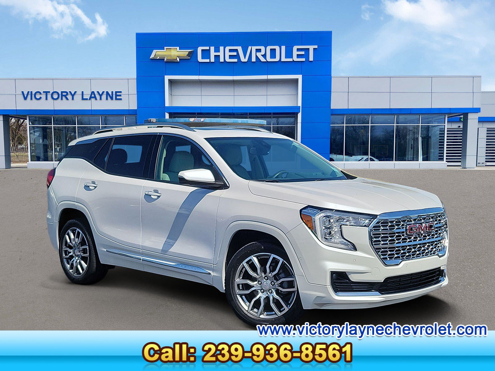 Used 2023 GMC Terrain Denali w/ Denali Premium Package AWD/4WD image 1
