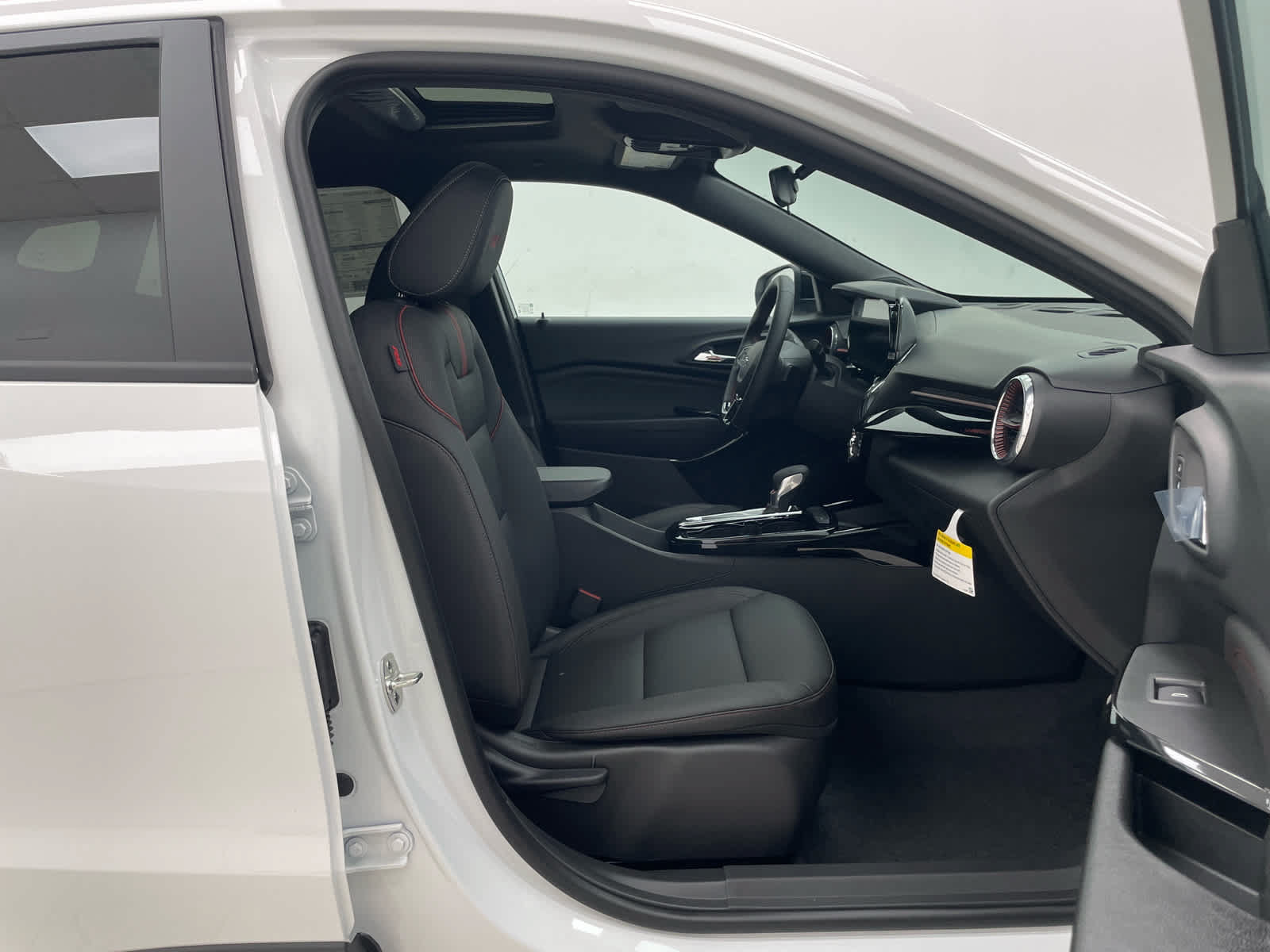 New 2026 Chevrolet Trax RS w/ Sunroof Package FWD image 15