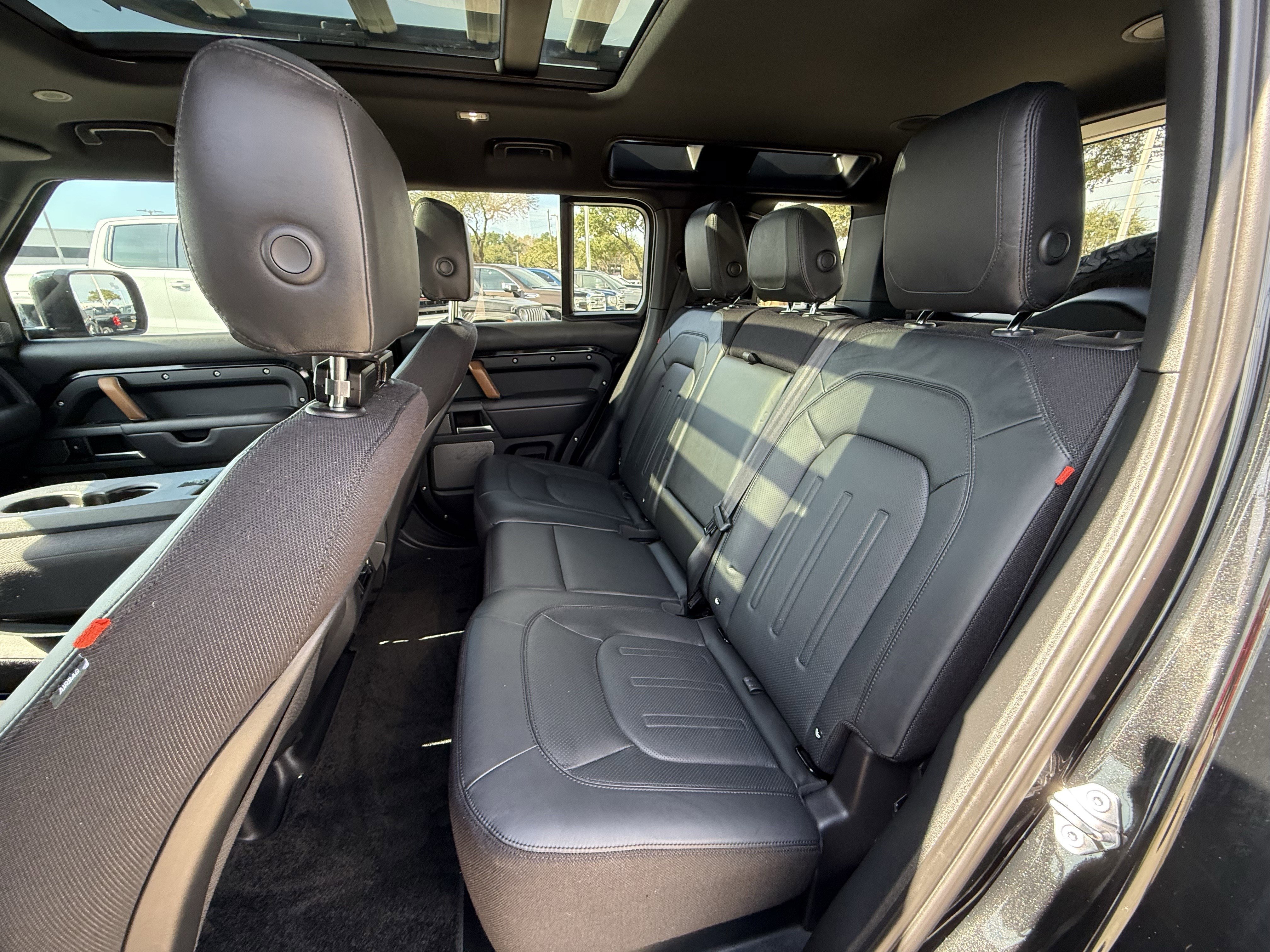 Used 2023 Land Rover Defender 110 X image 27