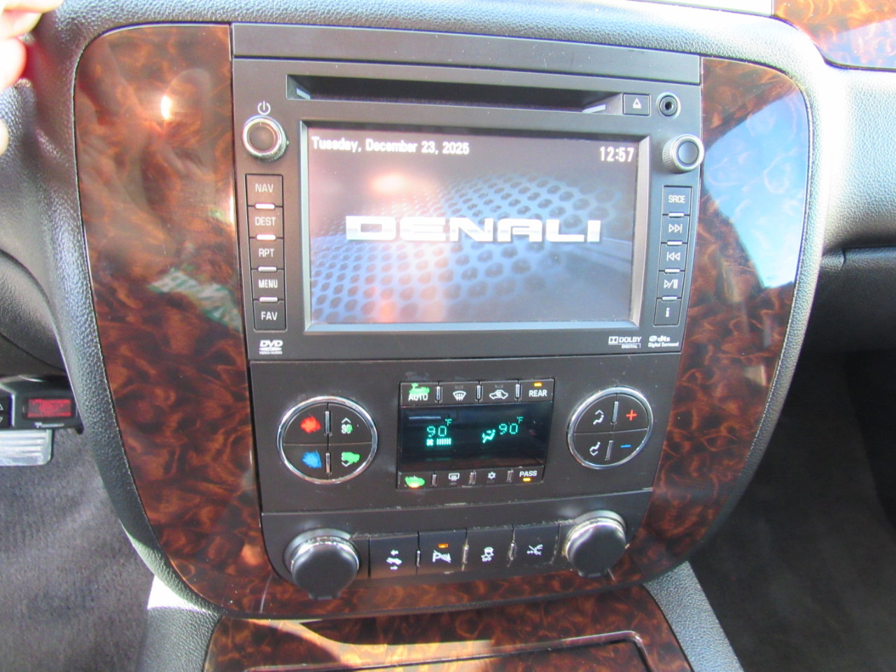 Used 2013 GMC Yukon XL Denali image 19