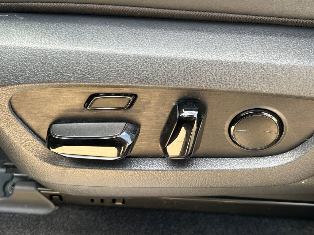 Used 2024 Lexus GX 550 w/ Accessory Package (2T) image 30