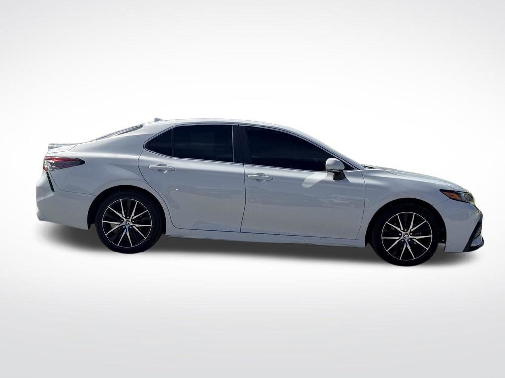 Used 2022 Toyota Camry SE FWD image 7