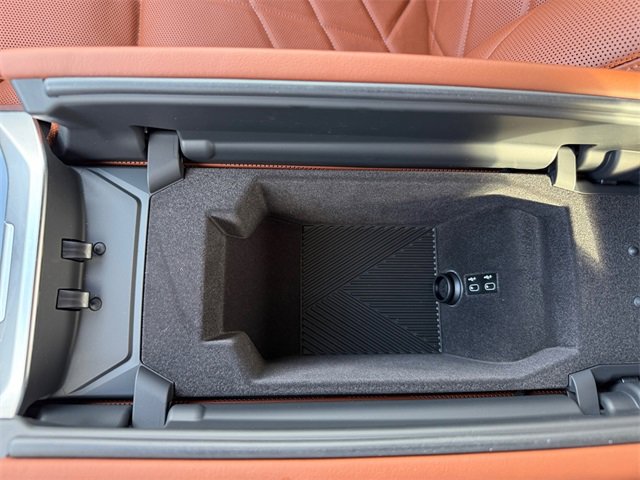 Certified 2026 BMW 750e xDrive 750e xDrive w/ Executive Package image 30