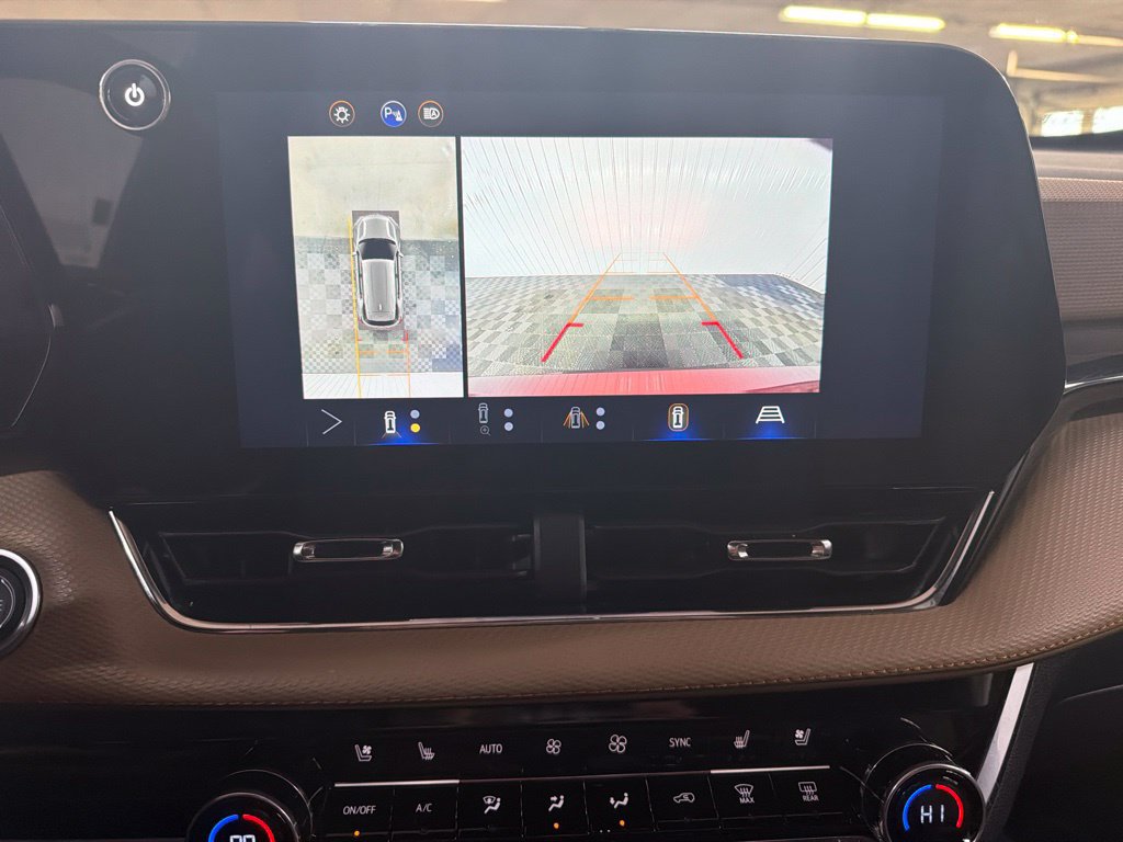 Used 2025 Chevrolet Equinox ACTIV w/ Safety and Technology Package AWD/4WD image 24