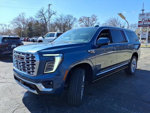 New 2026 GMC Yukon XL Denali w/ Denali Reserve Package image 13