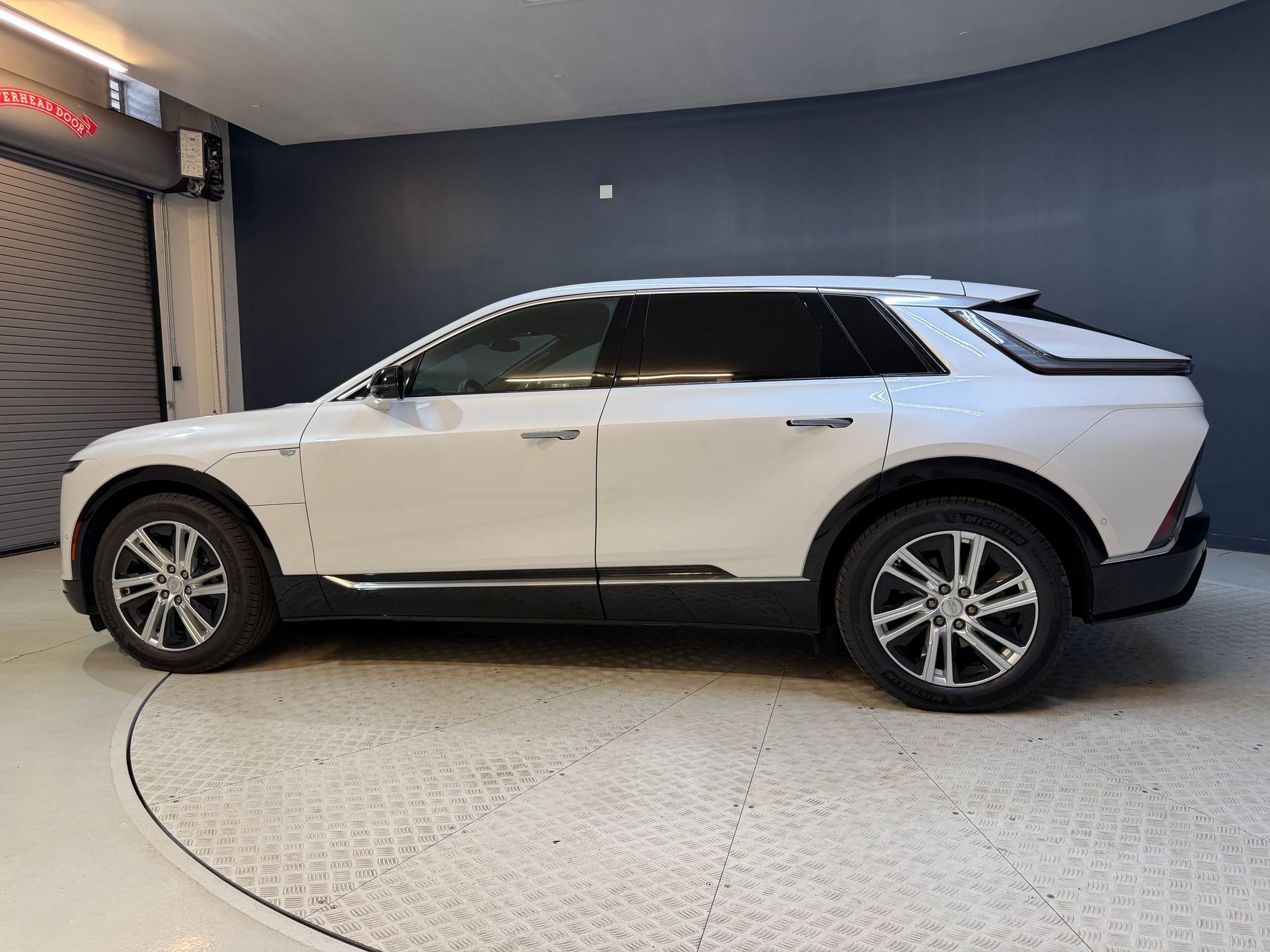 Certified 2024 Cadillac Lyriq Tech w/ Driver Assist Package RWD image 2