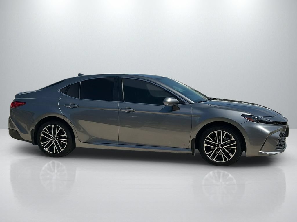 Used 2025 Toyota Camry XLE FWD image 4