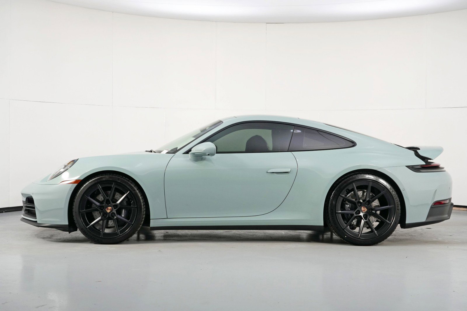 Used 2025 Porsche 911 Carrera image 9