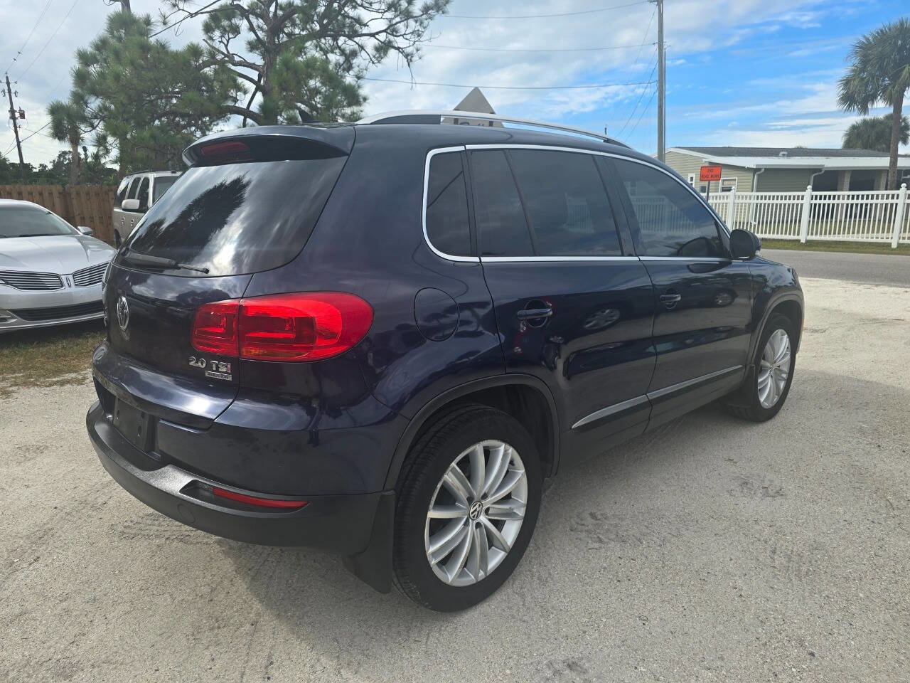 Used 2013 Volkswagen Tiguan SE image 7