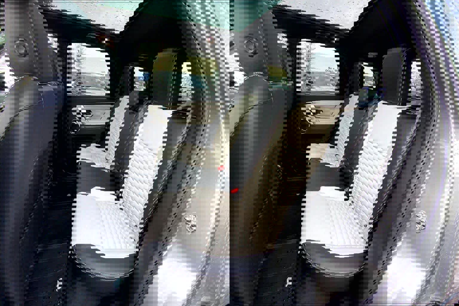 Certified 2025 Land Rover Discovery Sport Dynamic SE image 19