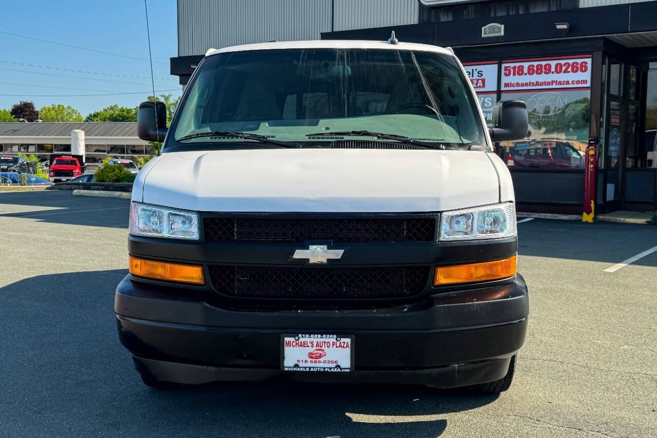 Used 2018 Chevrolet Express 2500 LS w/ Driver Convenience Package RWD image 9