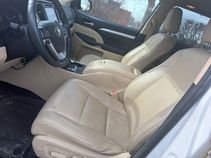 Used 2016 Toyota Highlander XLE AWD/4WD image 3