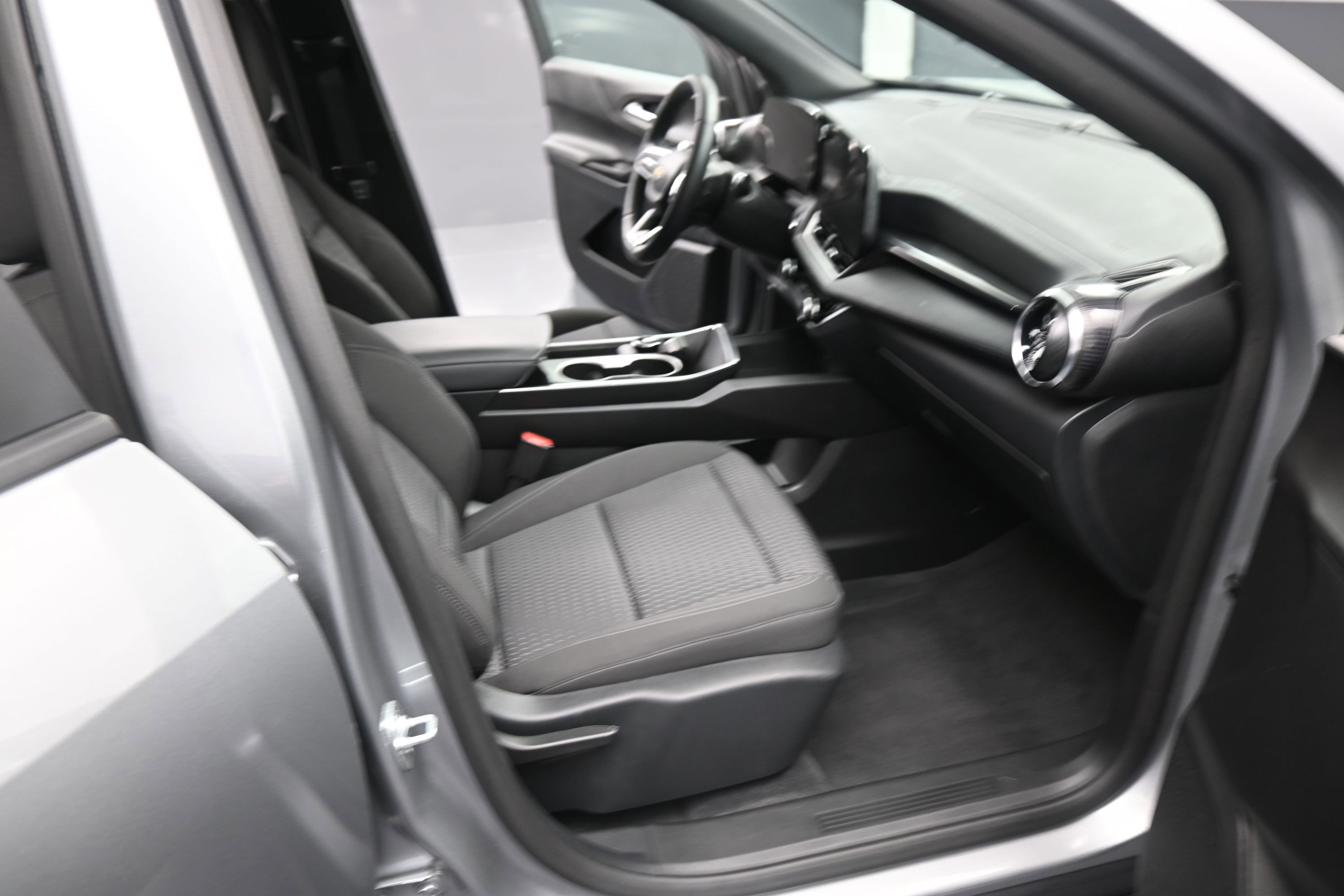 Used 2026 Chevrolet Equinox LT FWD image 20