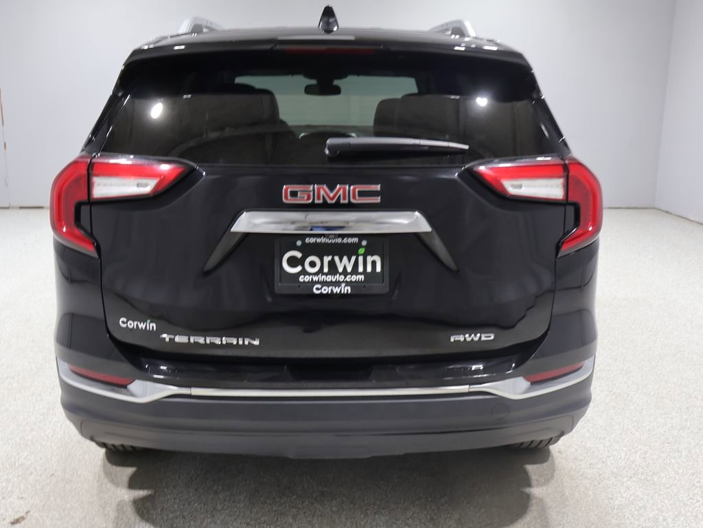 Used 2024 GMC Terrain SLT AWD/4WD image 3
