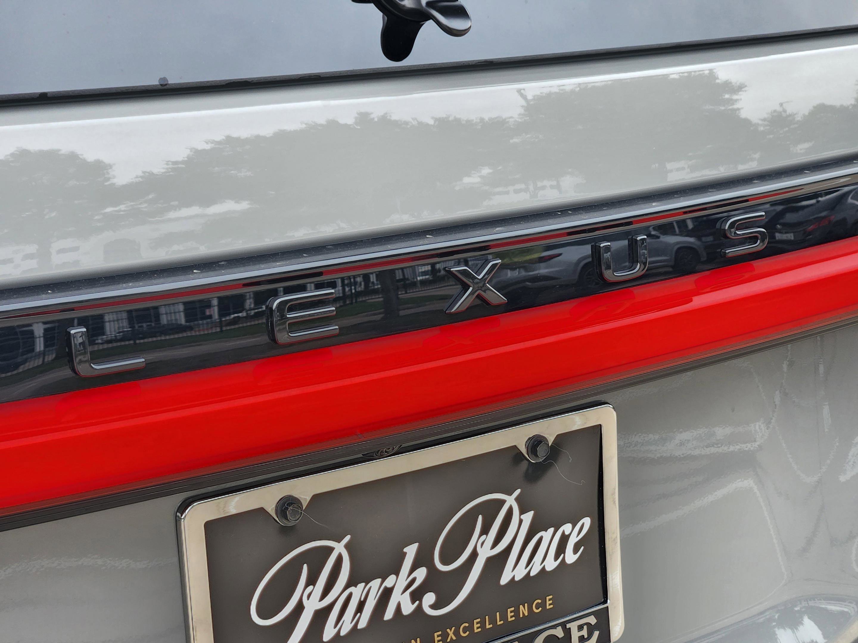 Used 2025 Lexus GX 550 w/ Accessory Package (Z1) AWD/4WD image 38