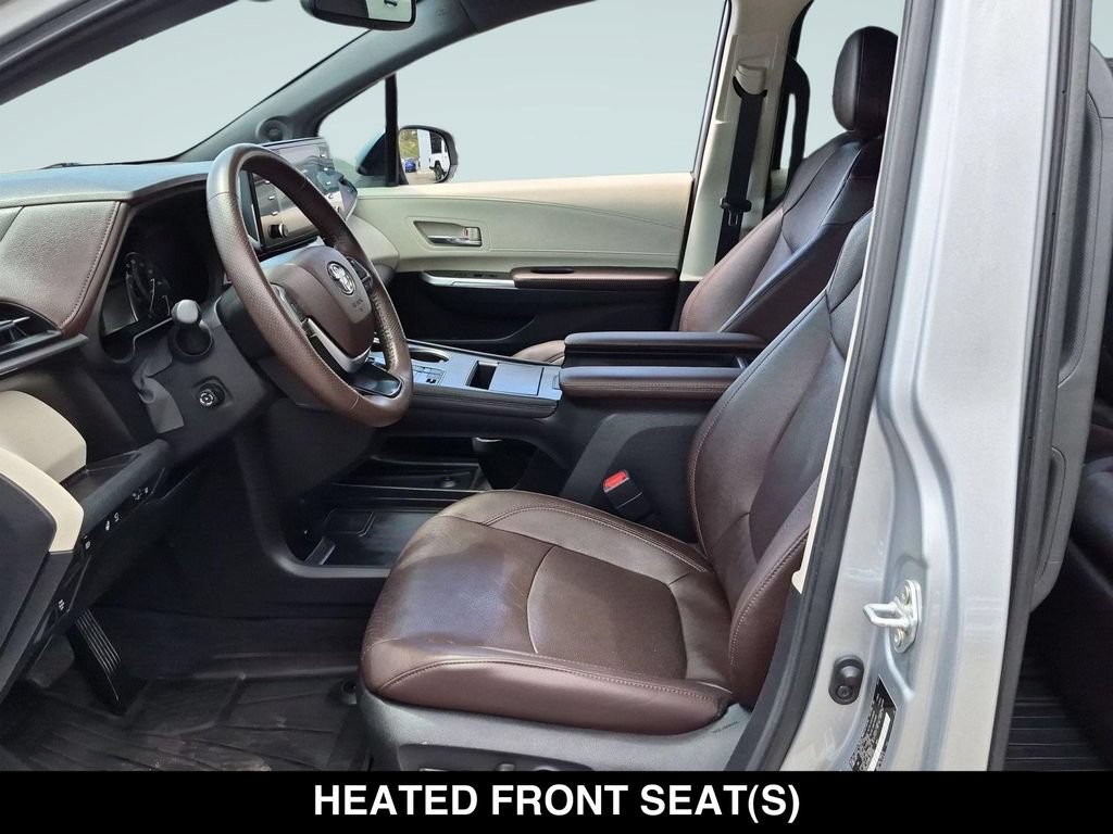 Used 2024 Toyota Sienna Platinum FWD image 14