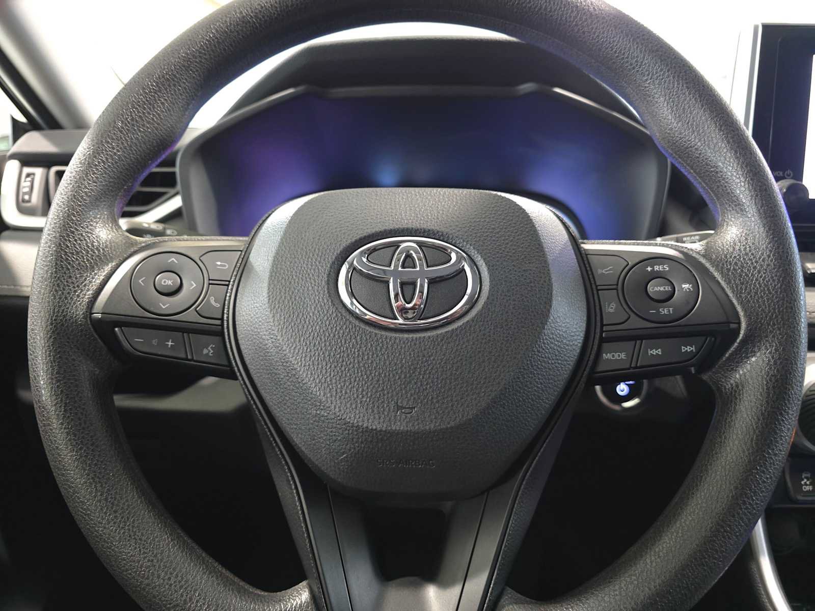 Used 2025 Toyota RAV4 XLE AWD/4WD image 26