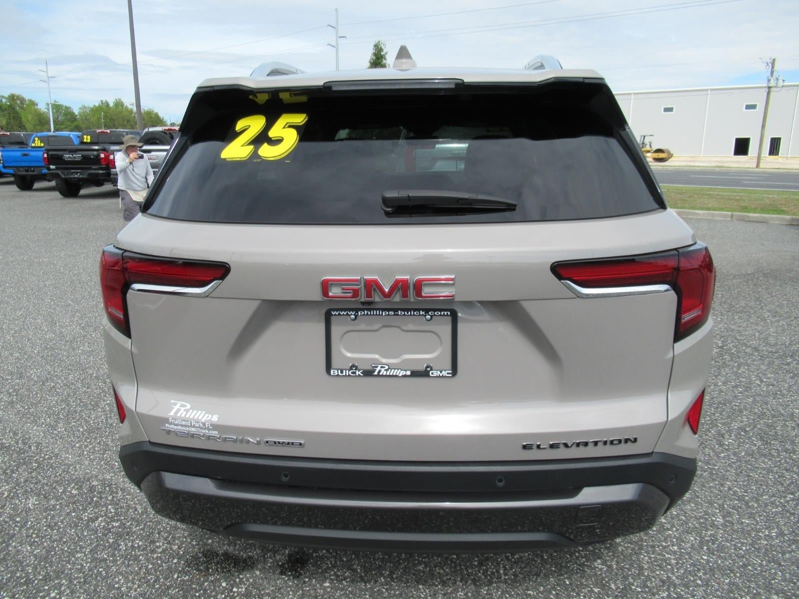 Used 2025 GMC Terrain Elevation w/ Elevation Premium Package AWD/4WD image 5