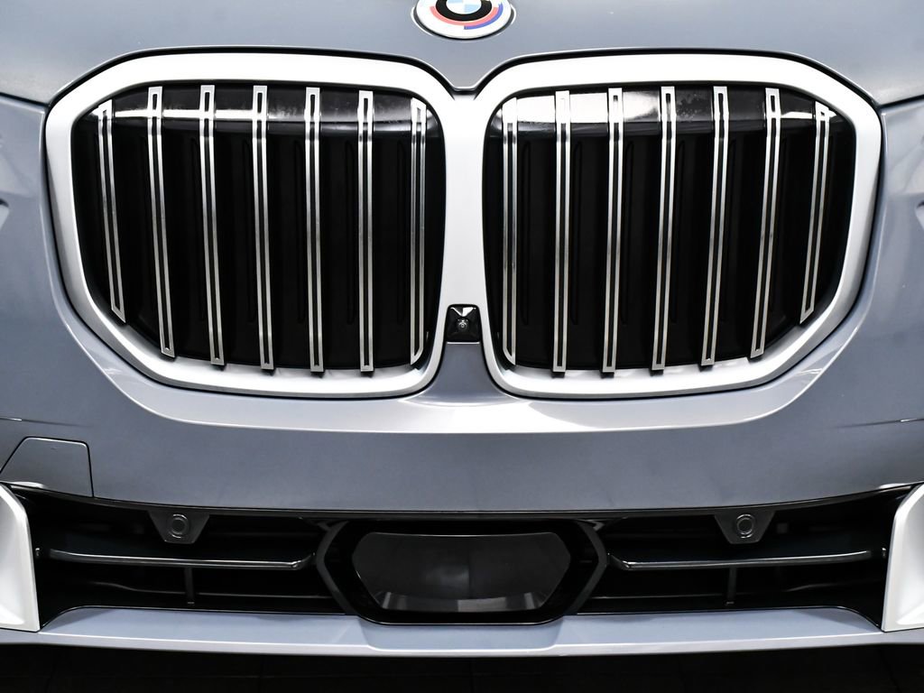 Used 2023 BMW X7 xDrive40i w/ Executive Package image 84