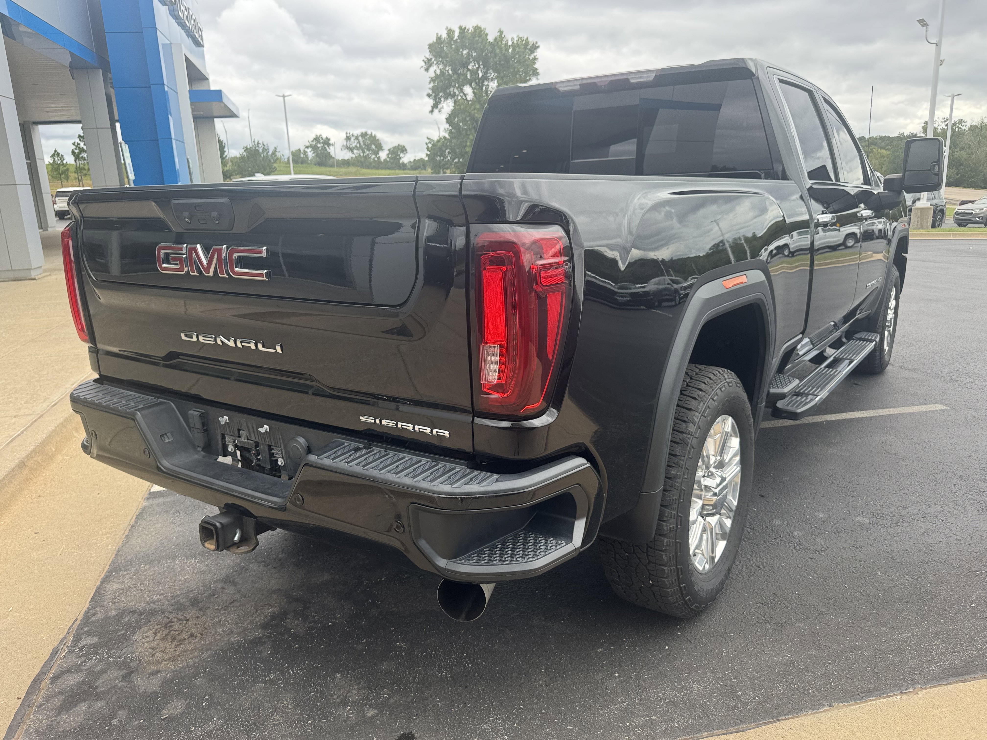 Used 2022 GMC Sierra 2500 Denali image 4