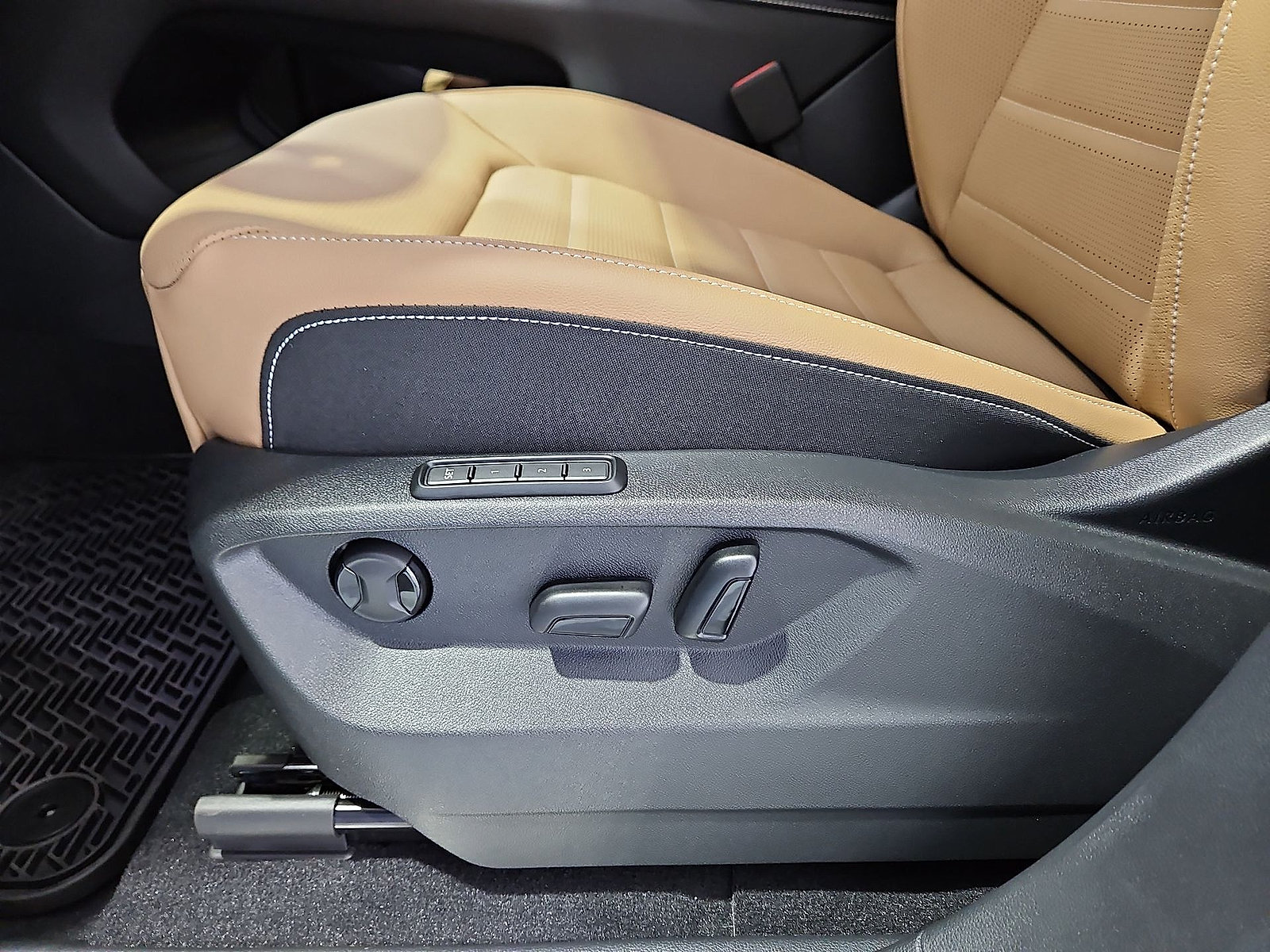 New 2026 Volkswagen Atlas Cross Sport SEL R-Line AWD/4WD image 18