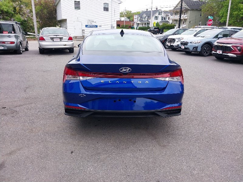 Used 2023 Hyundai Elantra SEL w/ Convenience Package FWD image 7