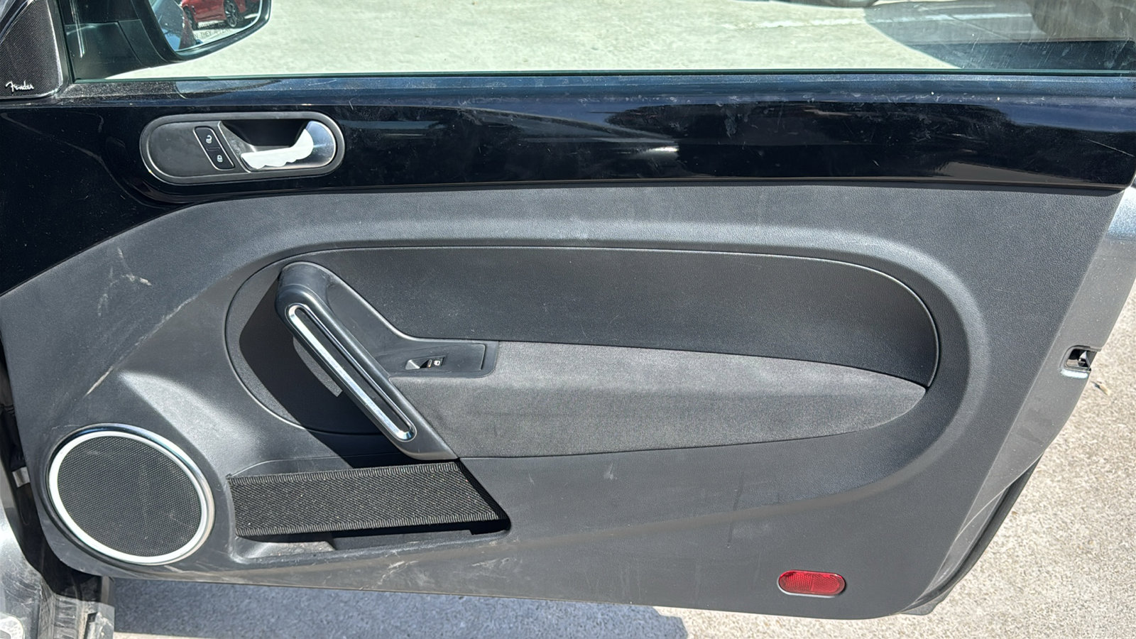 Used 2014 Volkswagen Beetle R-Line image 26