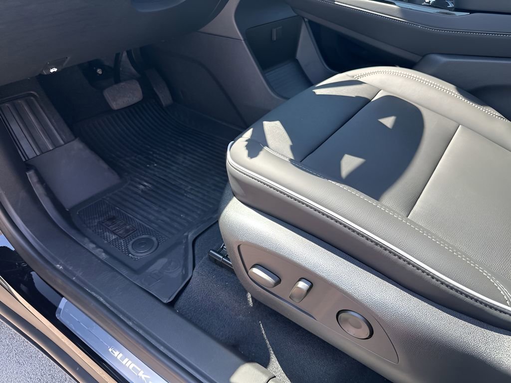 New 2026 Buick Enclave Preferred w/ LPO, Floor Liner Package image 26