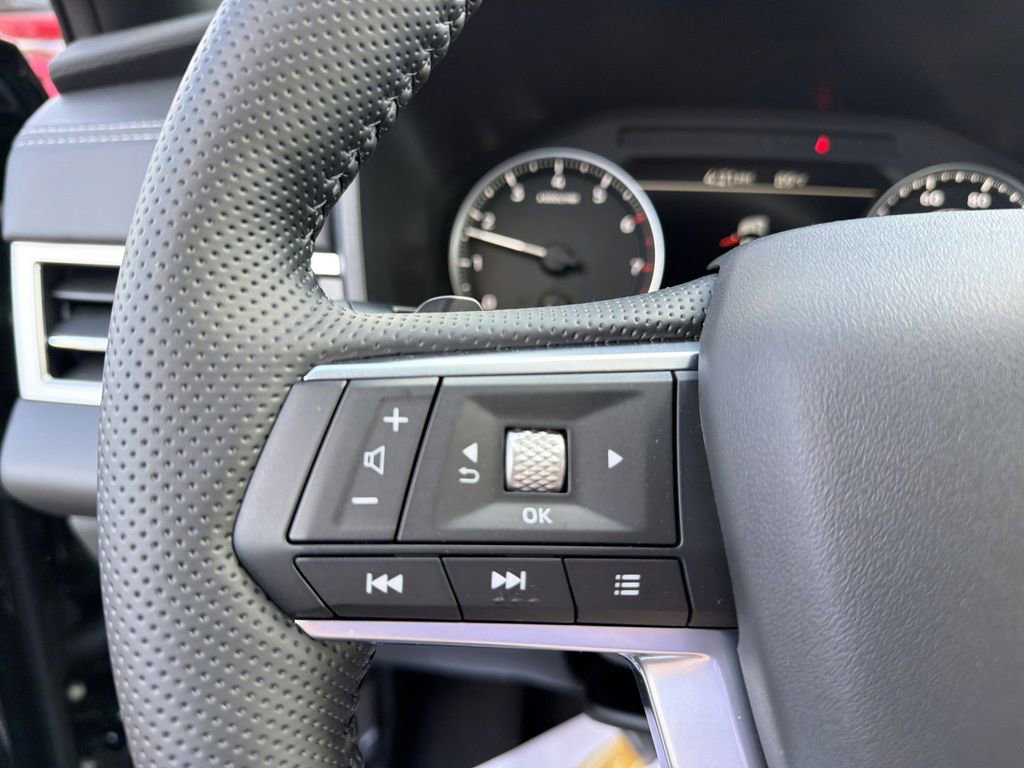 New 2026 Mitsubishi Outlander LE AWD/4WD image 19