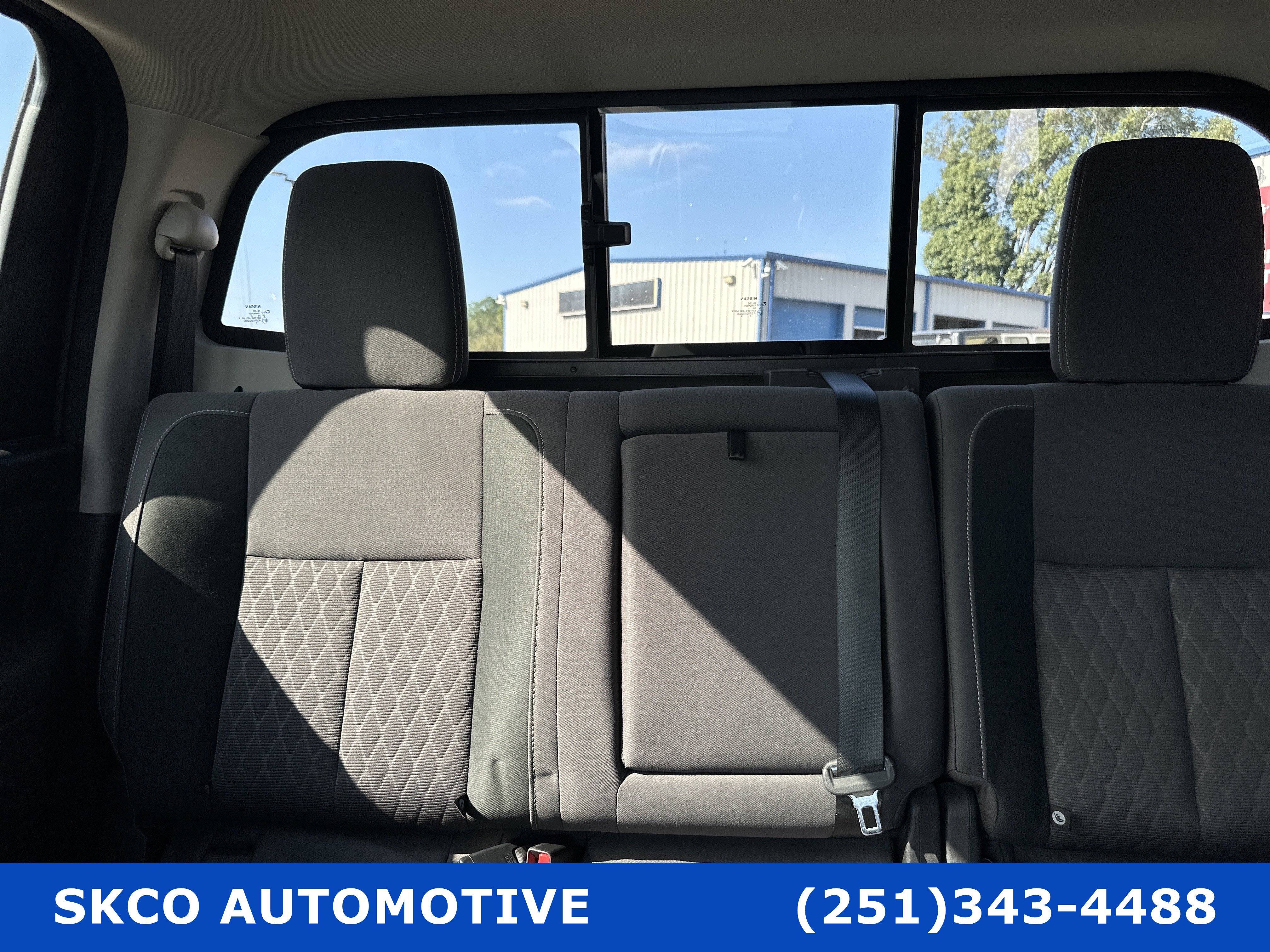 Used 2022 Nissan Titan SV image 27