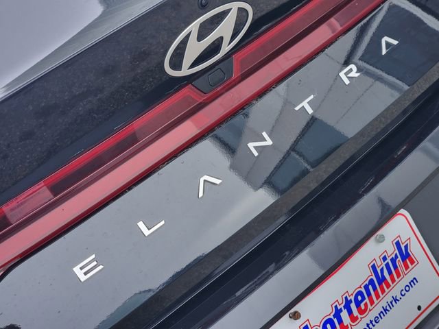 Used 2024 Hyundai Elantra SEL image 9