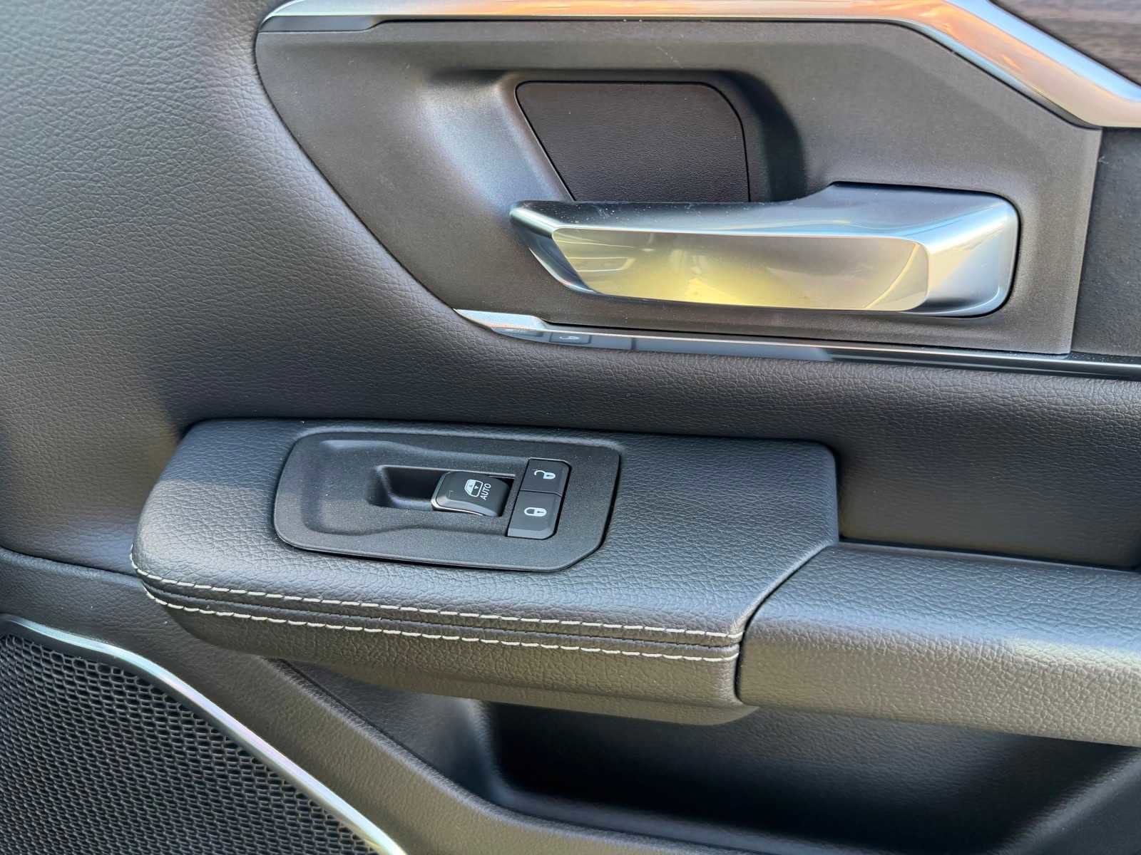 New 2026 RAM 1500 Laramie AWD/4WD image 22