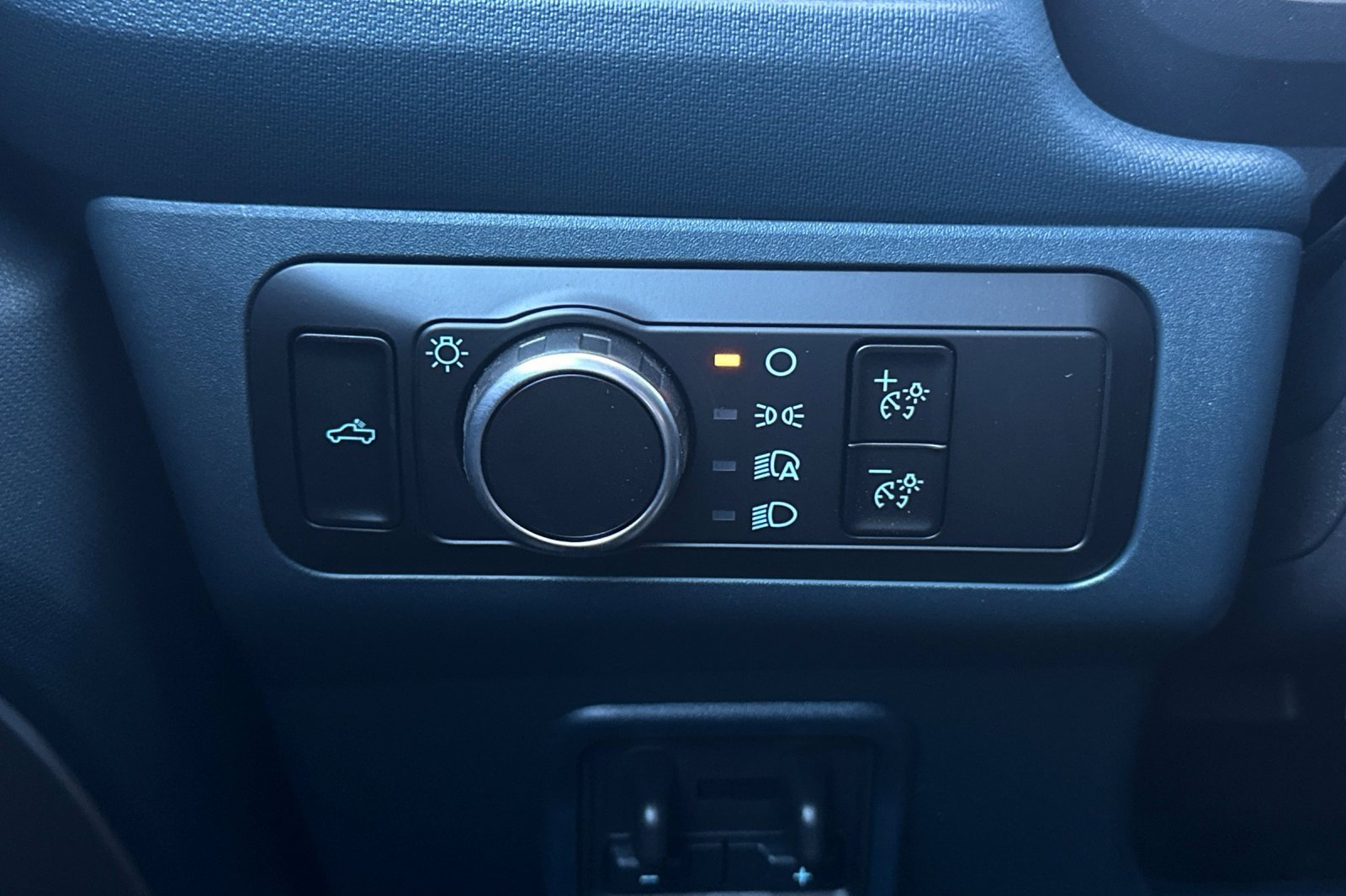 New 2025 Ford Maverick XLT w/ XLT Luxury Package image 25