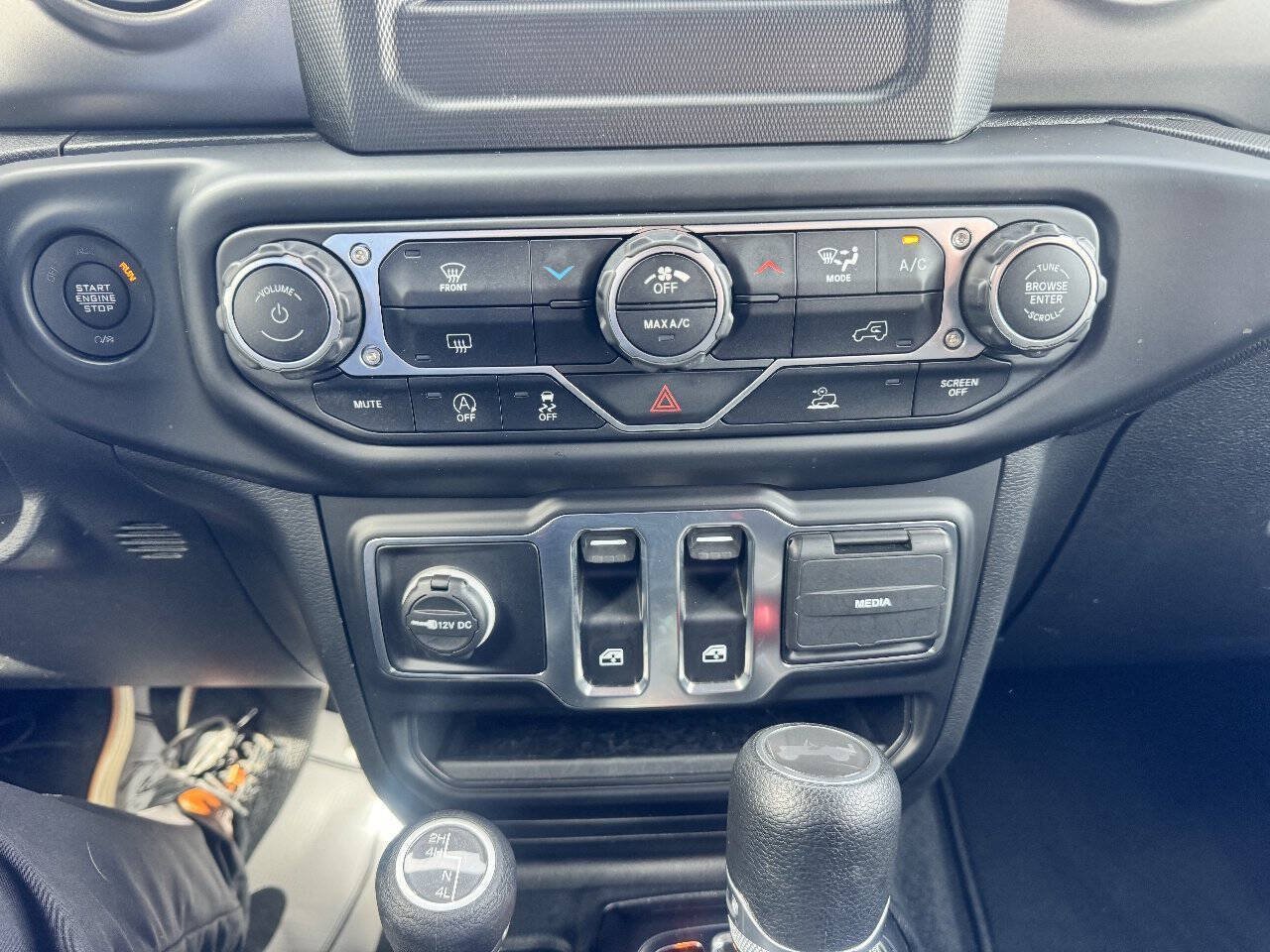 Used 2023 Jeep Wrangler Sport AWD/4WD image 18