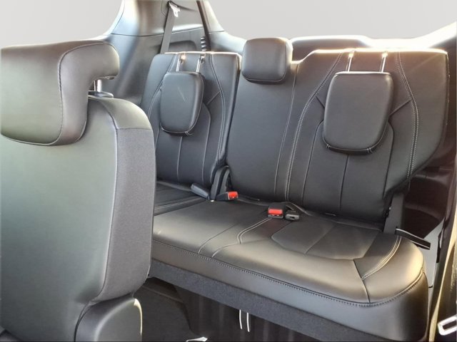 New 2026 Chrysler Pacifica Select image 11