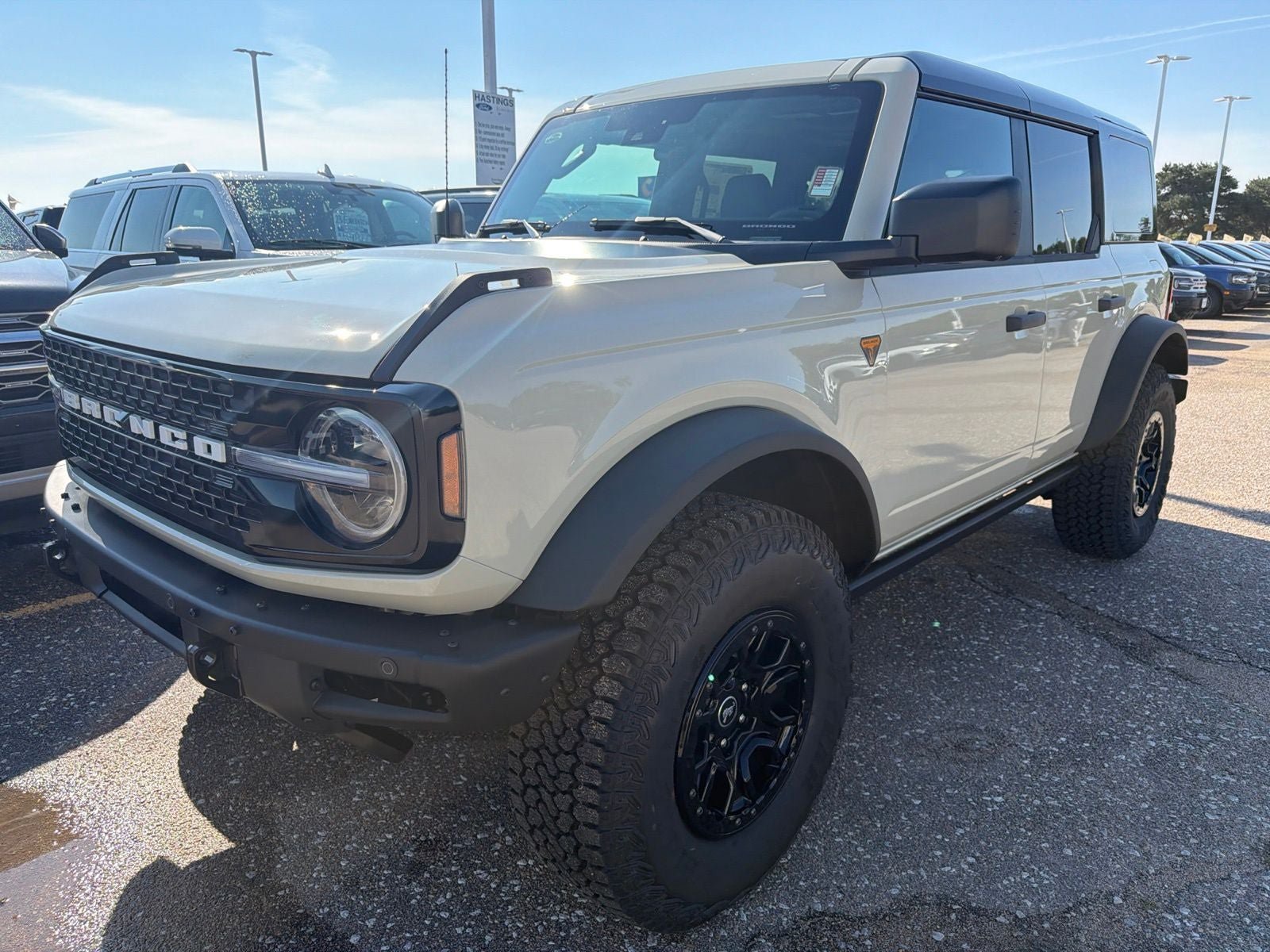New 2026 Ford Bronco Badlands w/ Wildtrak Package AWD/4WD image 2