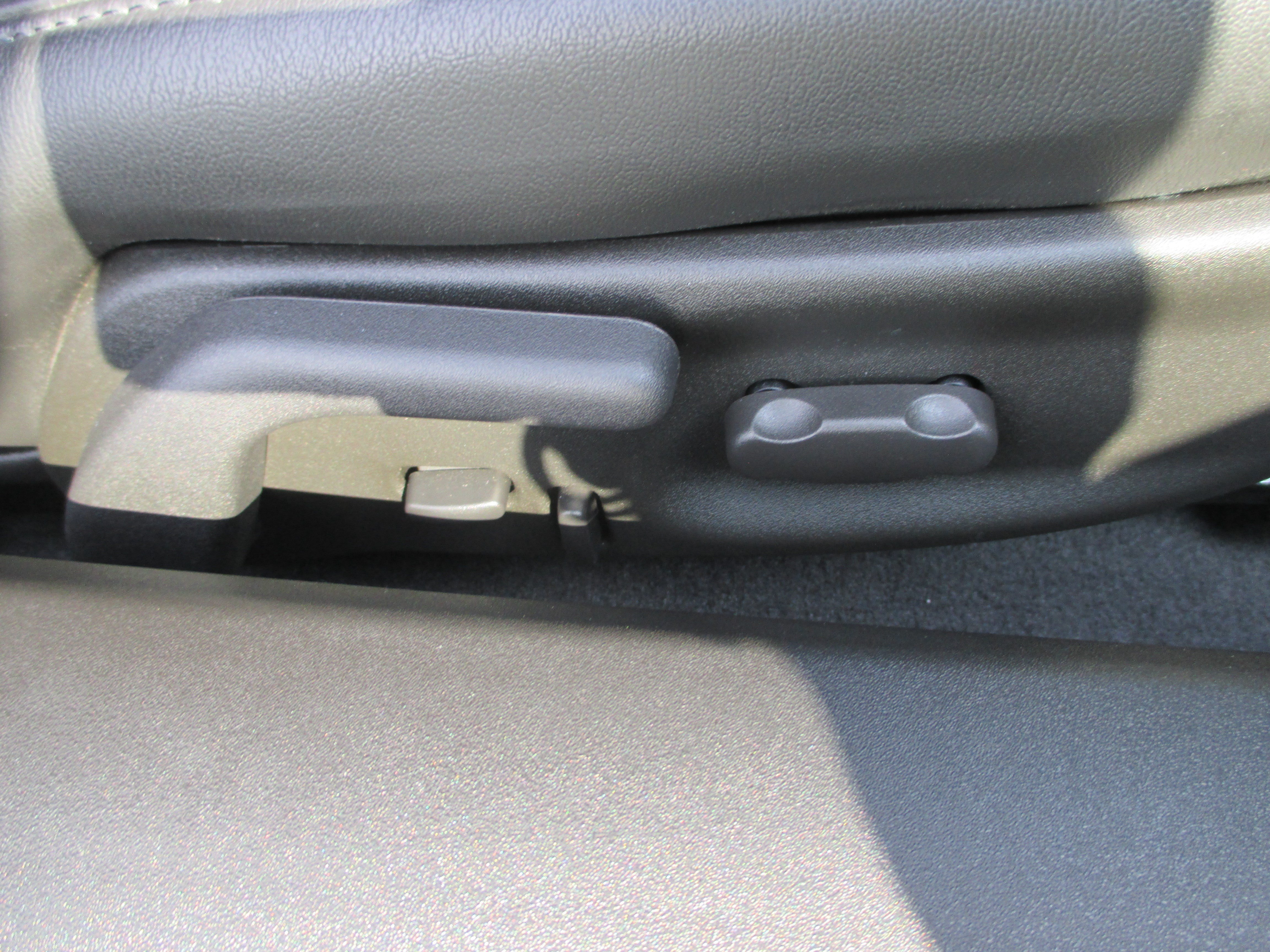 Used 2006 Chevrolet Corvette Coupe w/ Preferred Equipment Group RWD image 14