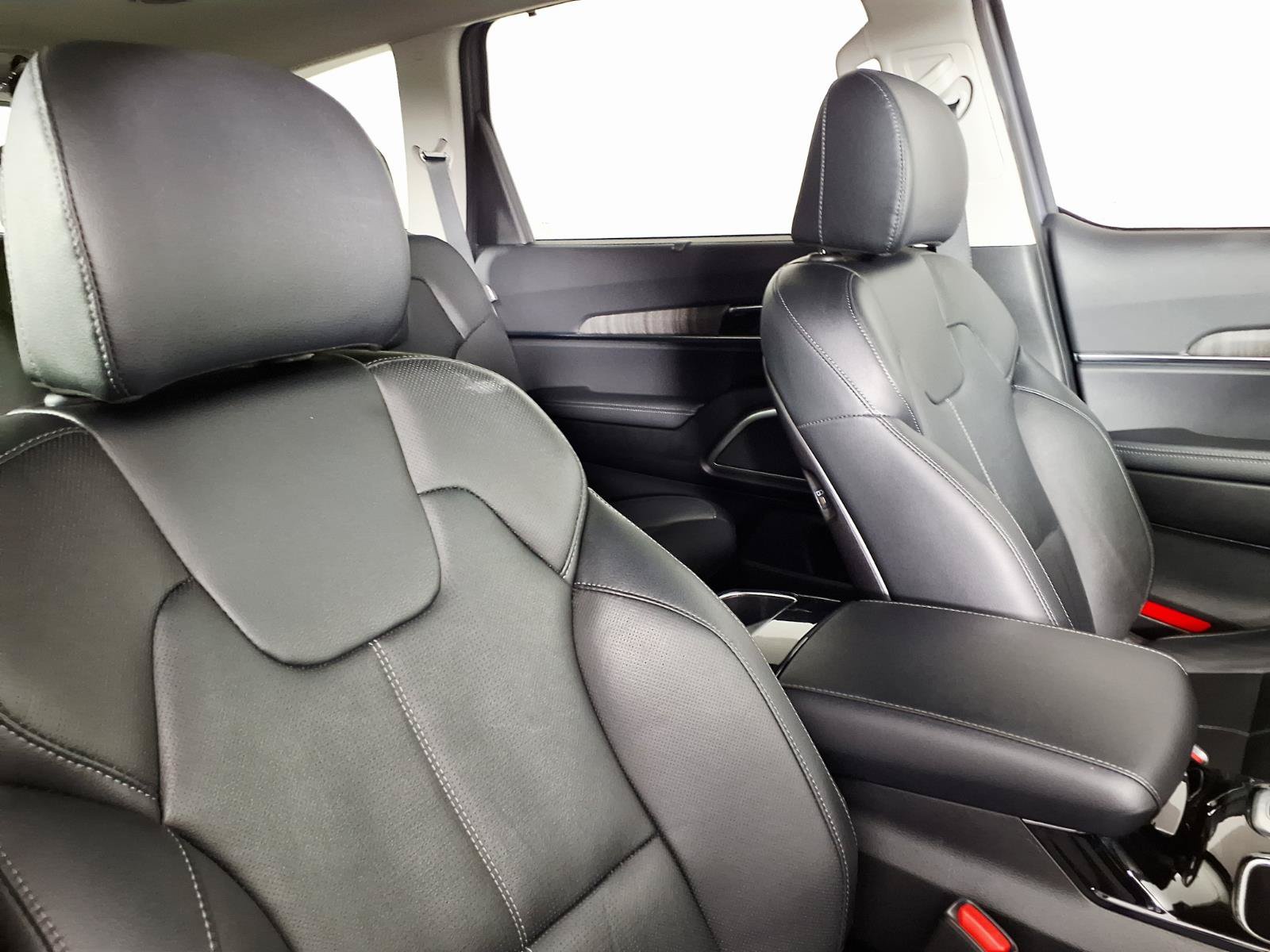 Used 2023 Kia Telluride EX w/ EX Captain's Chair Package FWD image 10