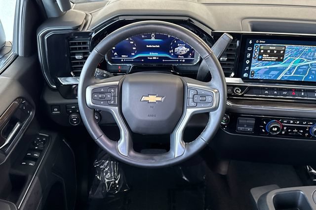 Used 2025 Chevrolet Silverado 1500 LT AWD/4WD image 16