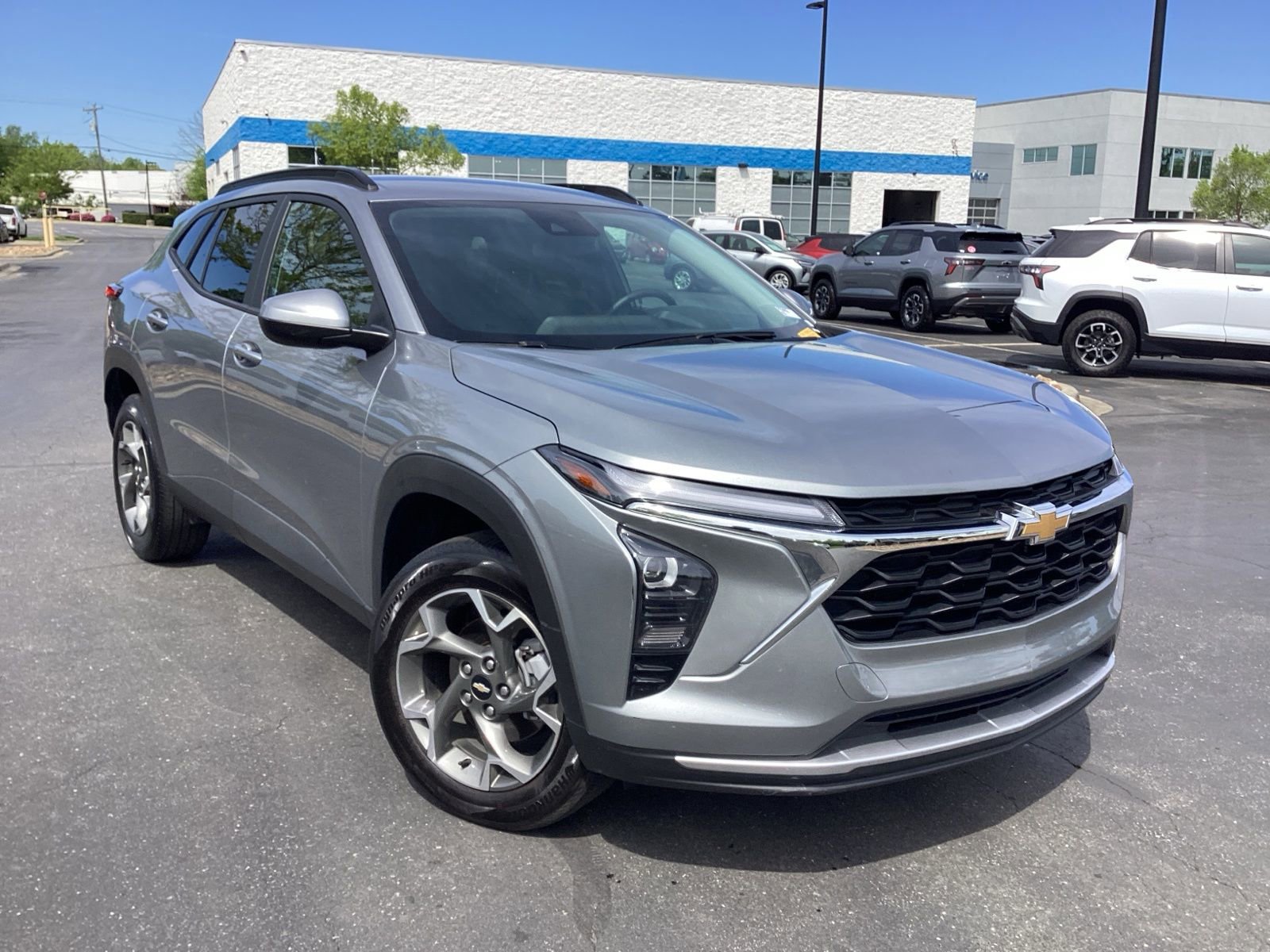 Used 2025 Chevrolet Trax LT w/ LT Convenience Package image 7
