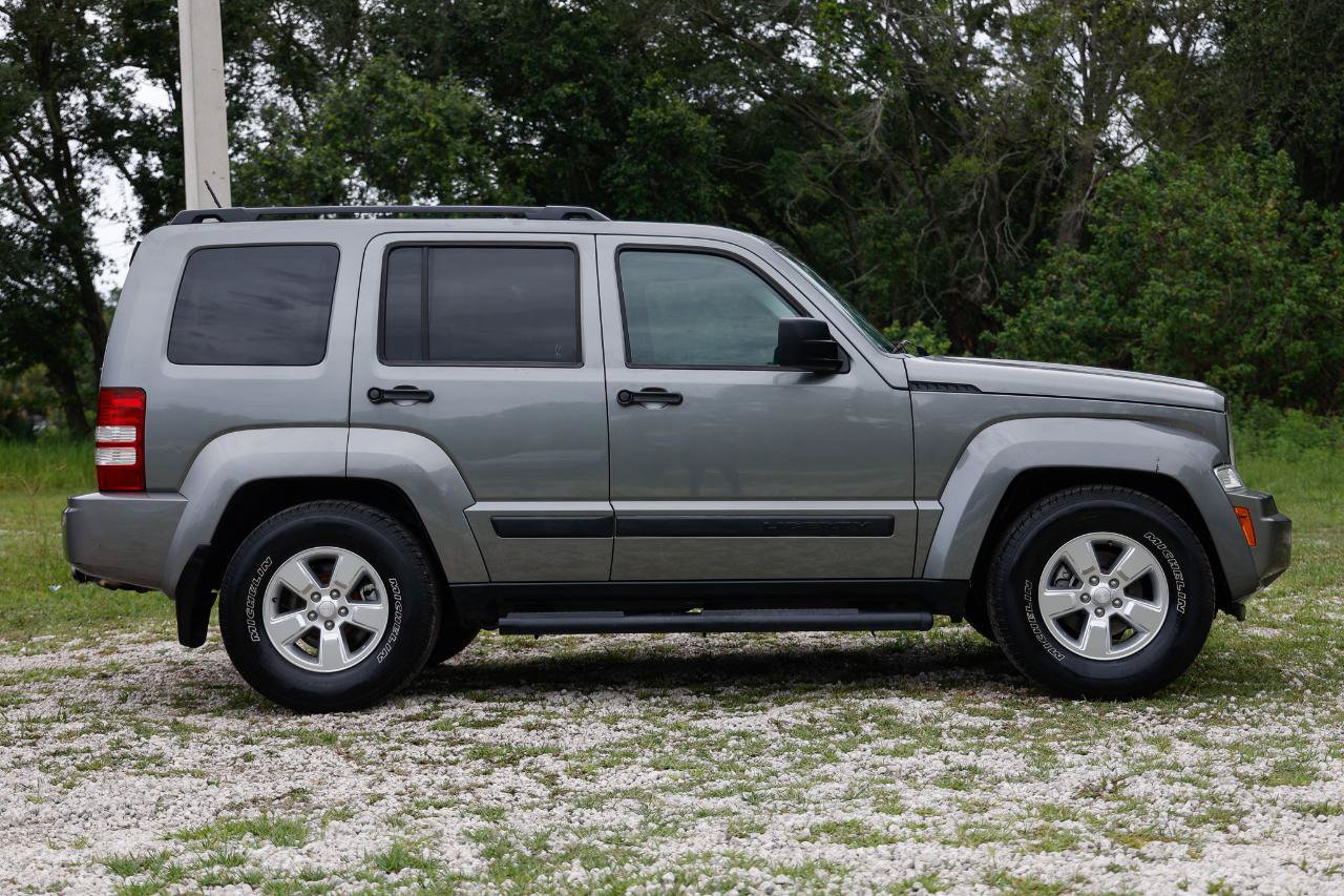 Used 2012 Jeep Liberty Sport w/ Popular Equipment Group AWD/4WD image 13