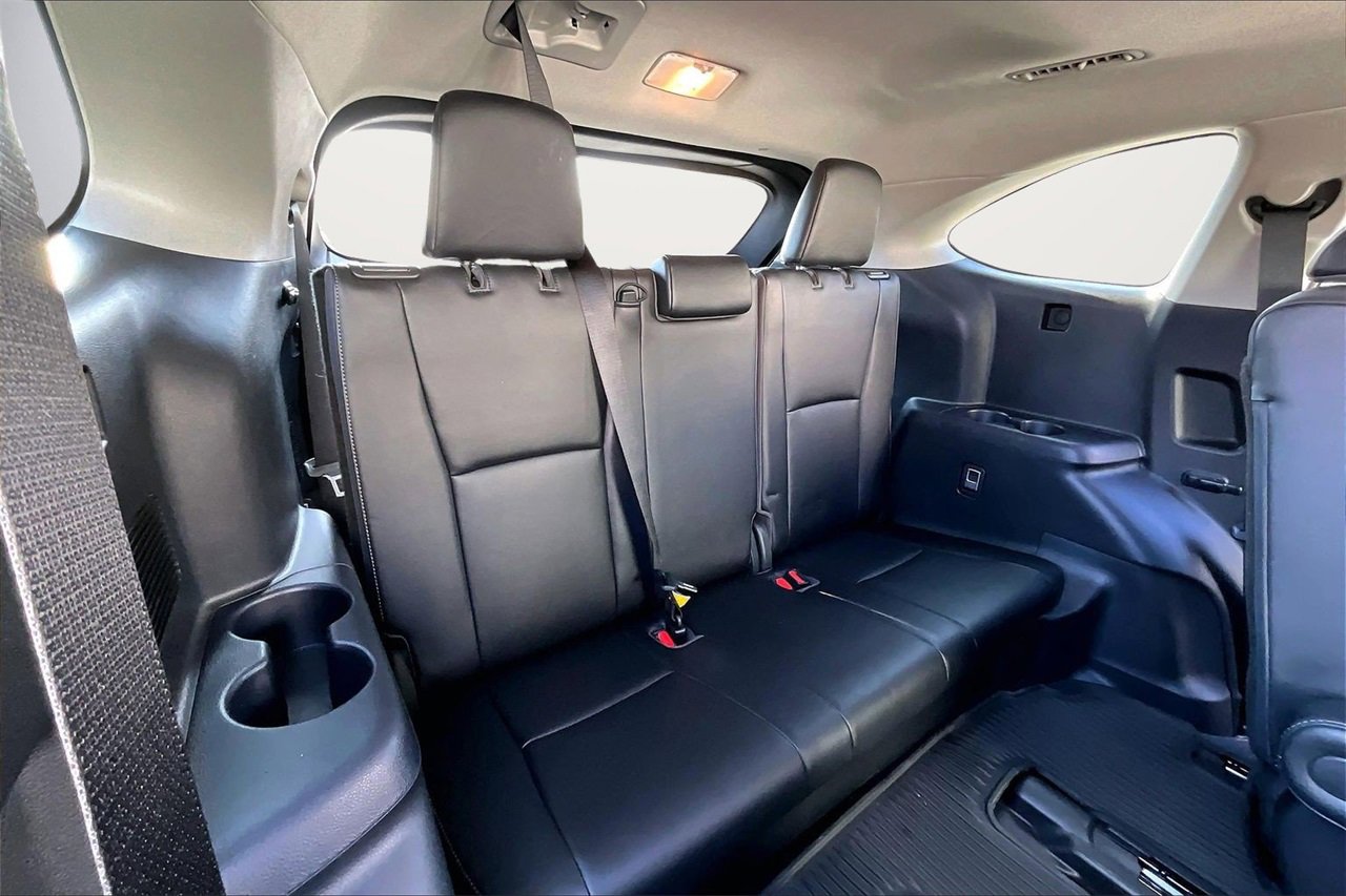 Used 2021 Toyota Highlander Platinum image 25