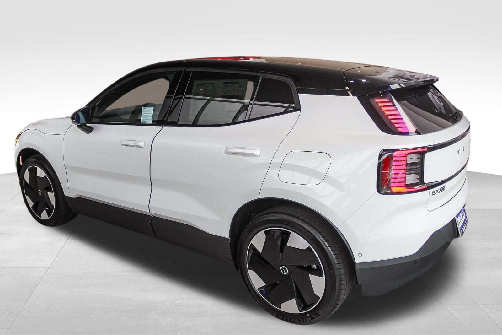 New 2026 Volvo EX30 Ultra AWD/4WD image 8