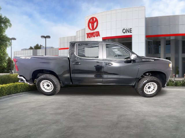 Used 2021 Chevrolet Silverado 1500 LT AWD/4WD image 9