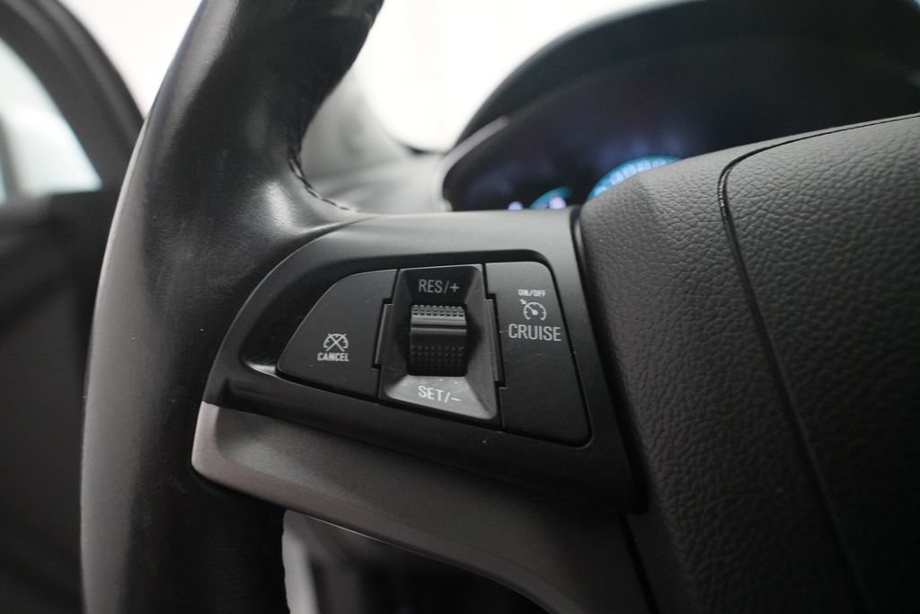 Used 2020 Chevrolet Trax LT w/ LT Convenience Package FWD image 17